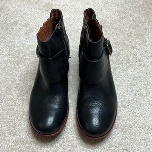 Kork Ease Isa Bootie Size 8 in Black